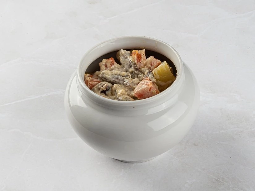 Жаркое со свининой и картофелем в сливочном соусе