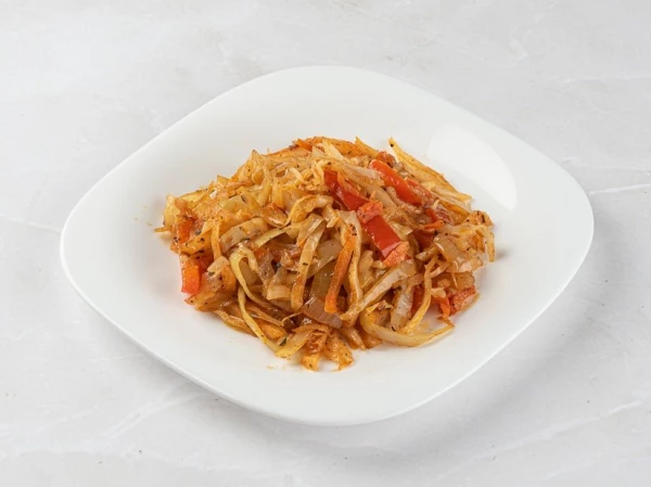 Капуста, тушенная с болгарским перцем