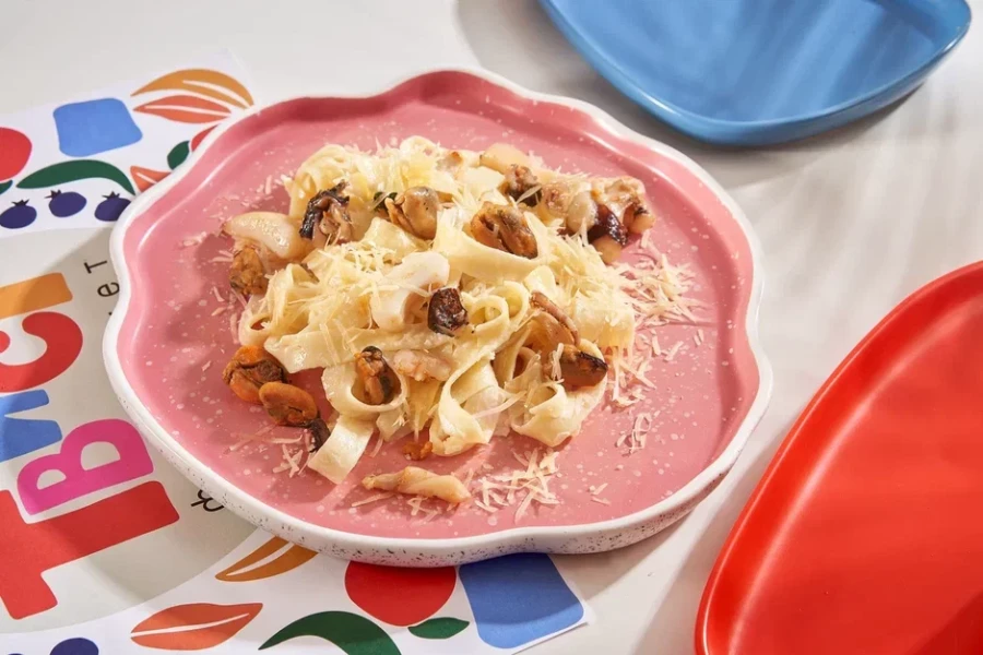 Паста с морским коктейлем в сливочном соусе