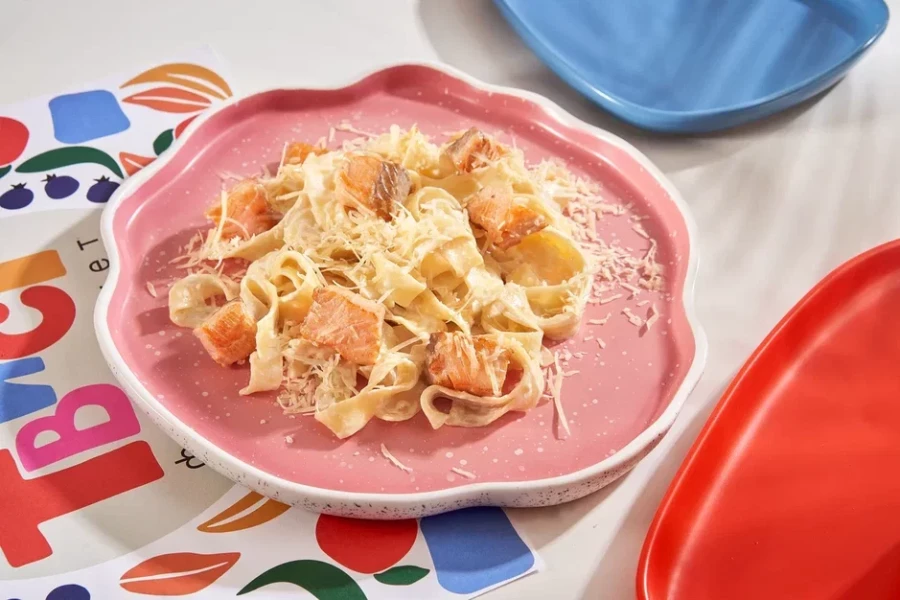 Паста с лососем в сливочном соусе