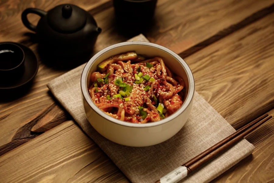 Острый ВОК со свининой