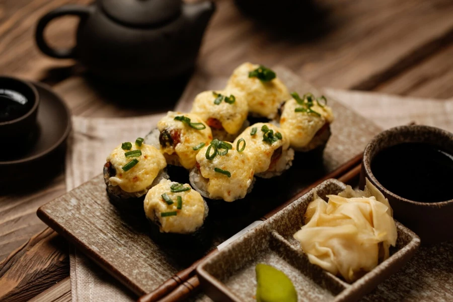 Ролл Запеченный с мидиями