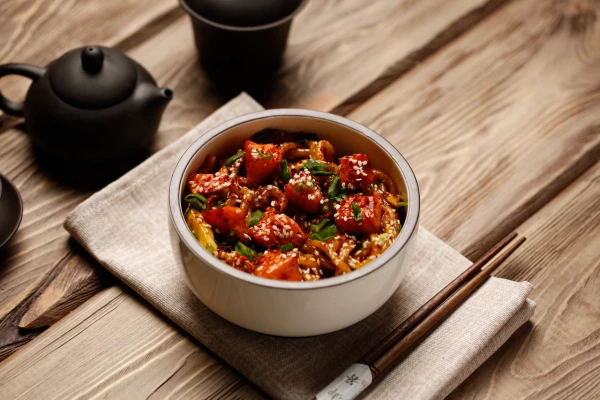 WOK с лососем