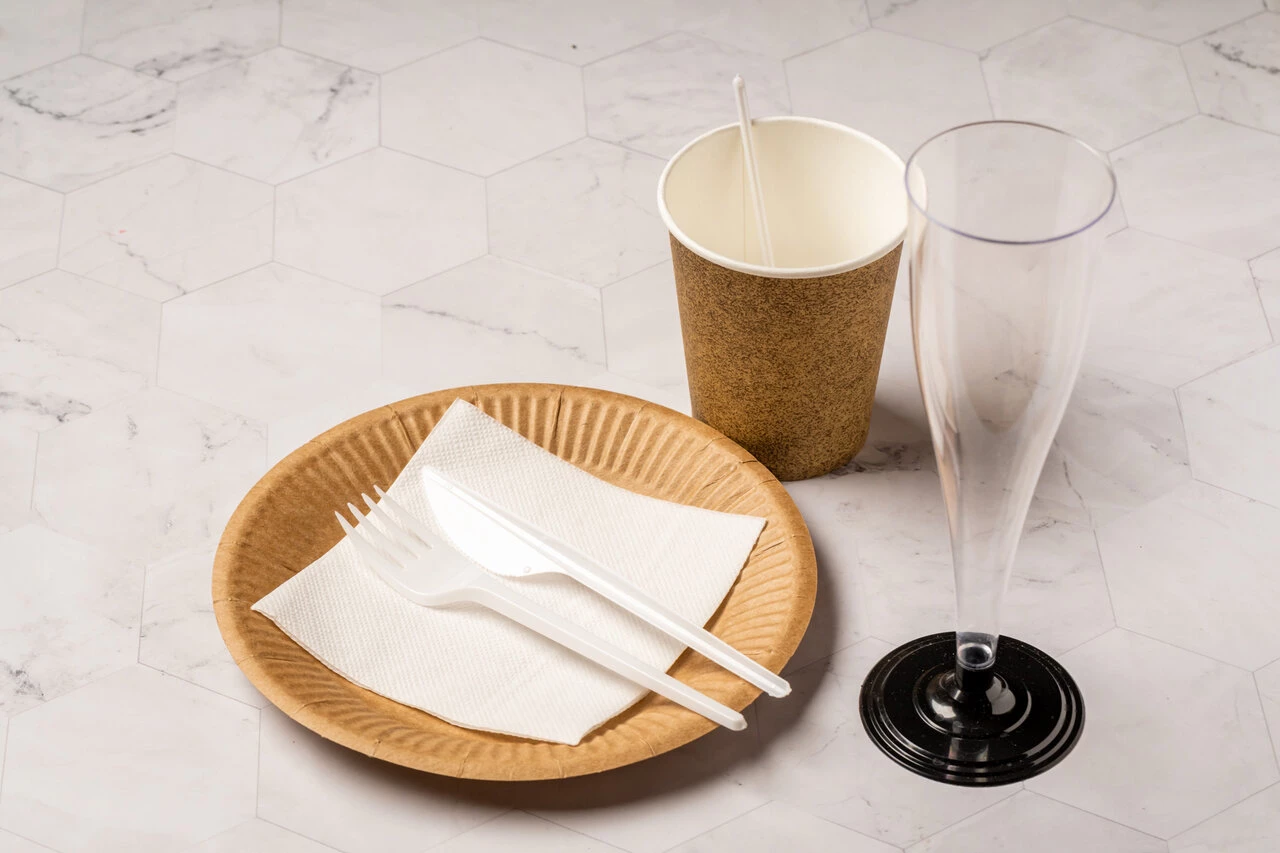 Комплект крафт посуды 