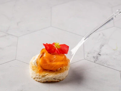 Лосось с/с на тосте