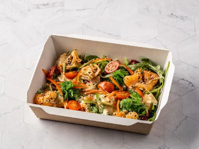 Салат с чукой и лососем 