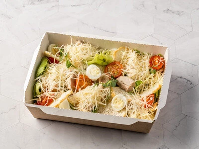 Салат Цезарь с курицей