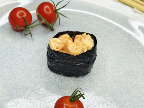 Гункан с тигровой креветкой