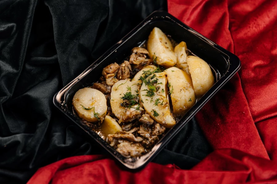 Жаркое из курицы с картофелем и грибами