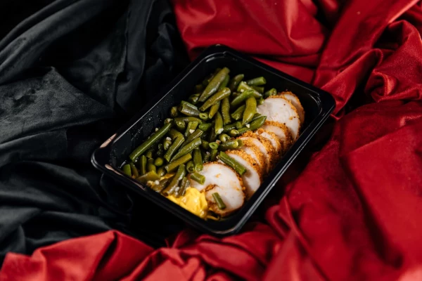 Куриная грудка с фасолью