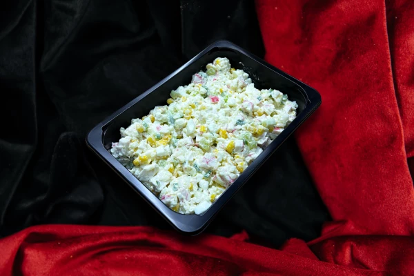 НОВОГОДНИЙ Салат крабовый с рисом