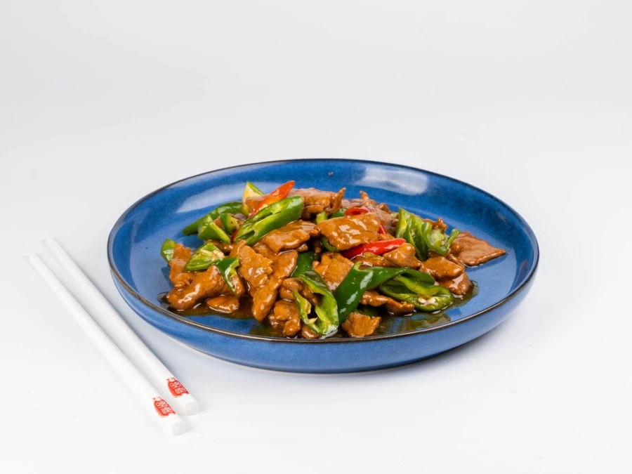 Говядина острая 杭椒牛柳