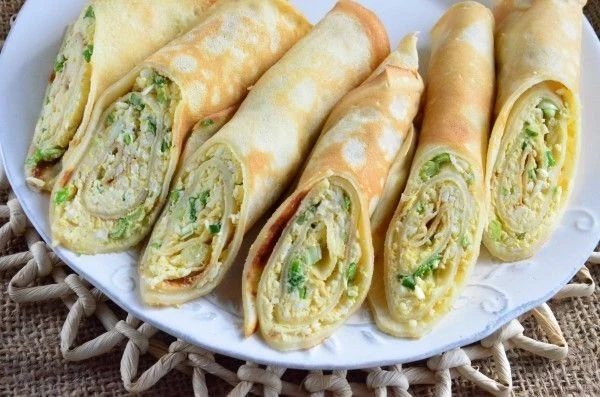 блинчики с яйцом и зеленью