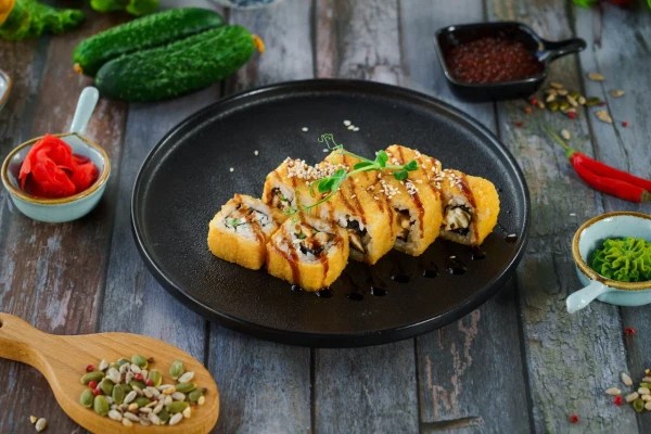 Горячий ролл с угрем 