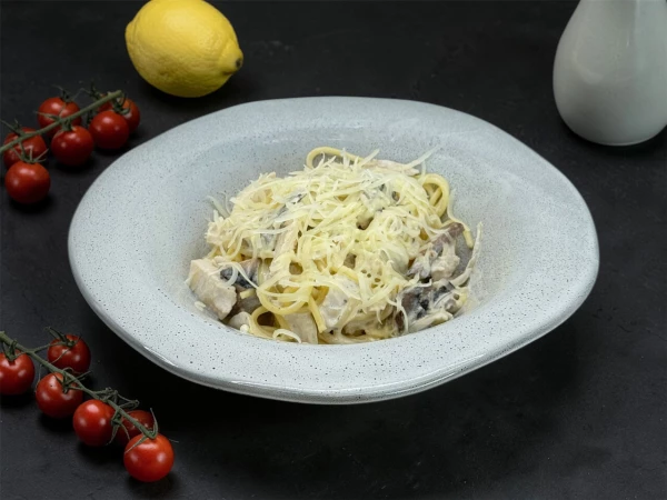 Спагетти с курицей и грибами (бизнес ланч)
