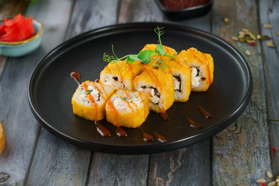 Горячий ролл с креветкой 