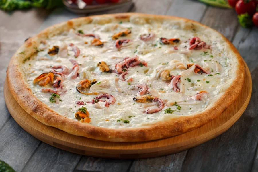 Пицца с морепродуктами 