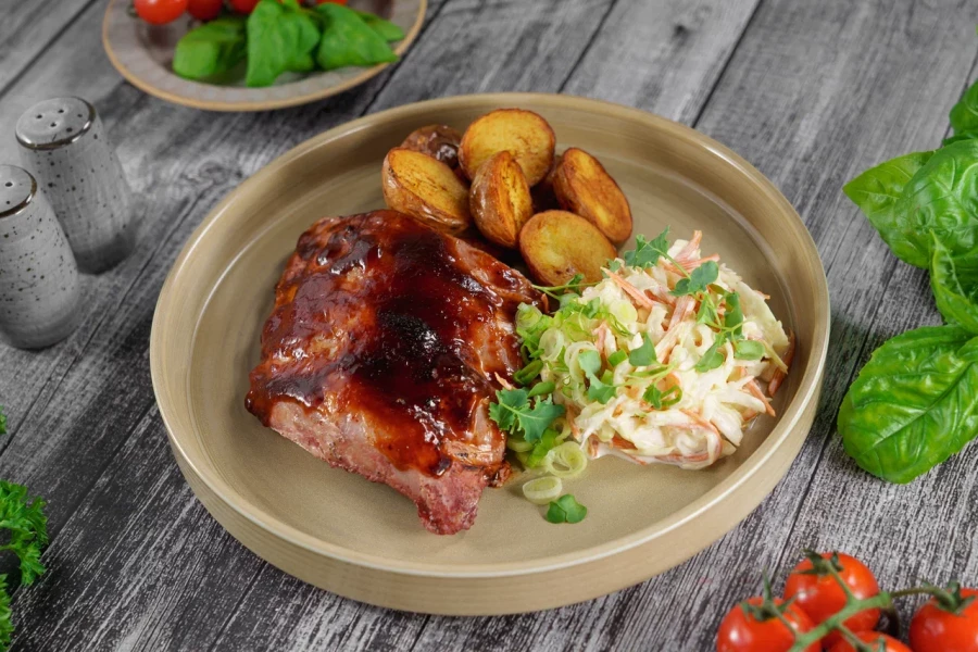 Свиные ребра с картофелем бейби 