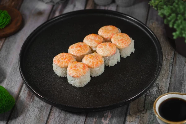 Запеченный ролл с крабом