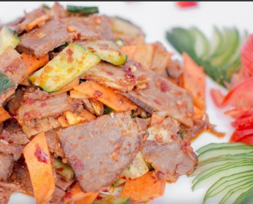 119  Салат из говядины с овощами