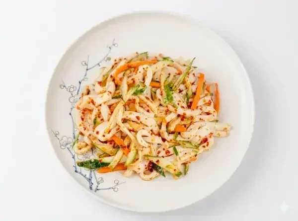 121 Салат из кальмара с овощами