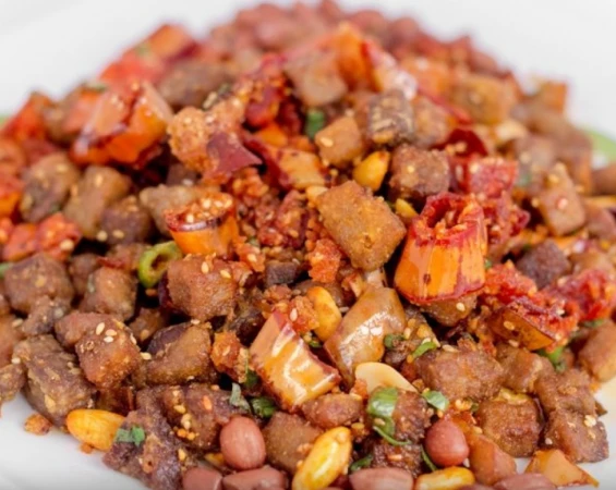 307 Говядина с арахисом и кунжутом