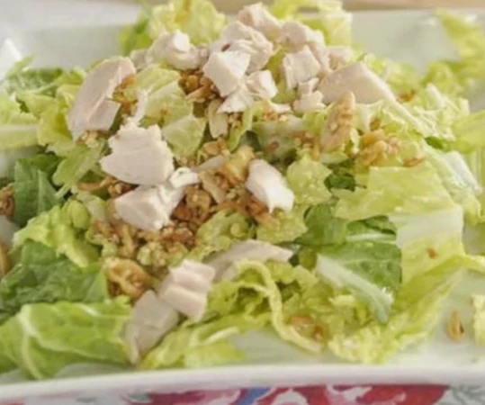 Салат из пекинской капусты с курицей