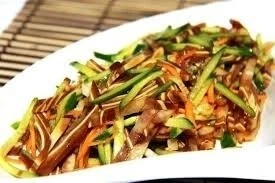105 Свиные уши с огурцом