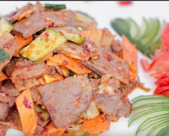 Салат из говядины с овощами