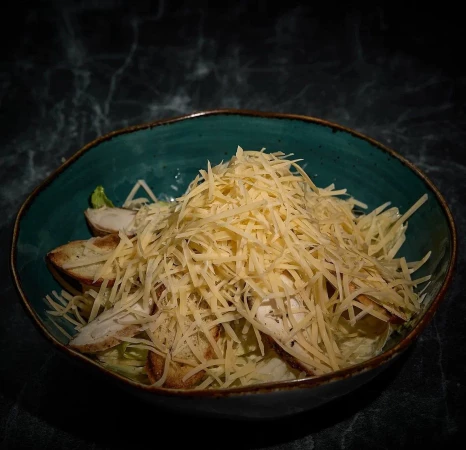 Цезарь с курицей