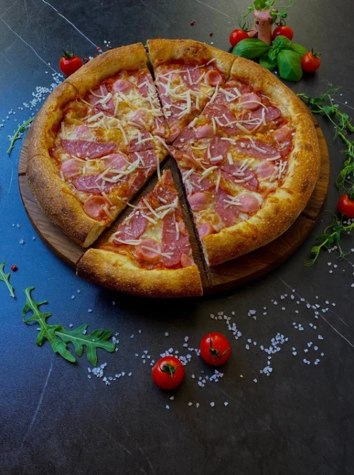 Пицца ”Салями”