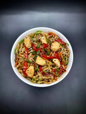 Удон с курицей терияки