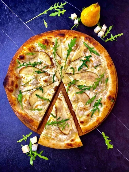 Пицца "Груша с Горгонзолой"