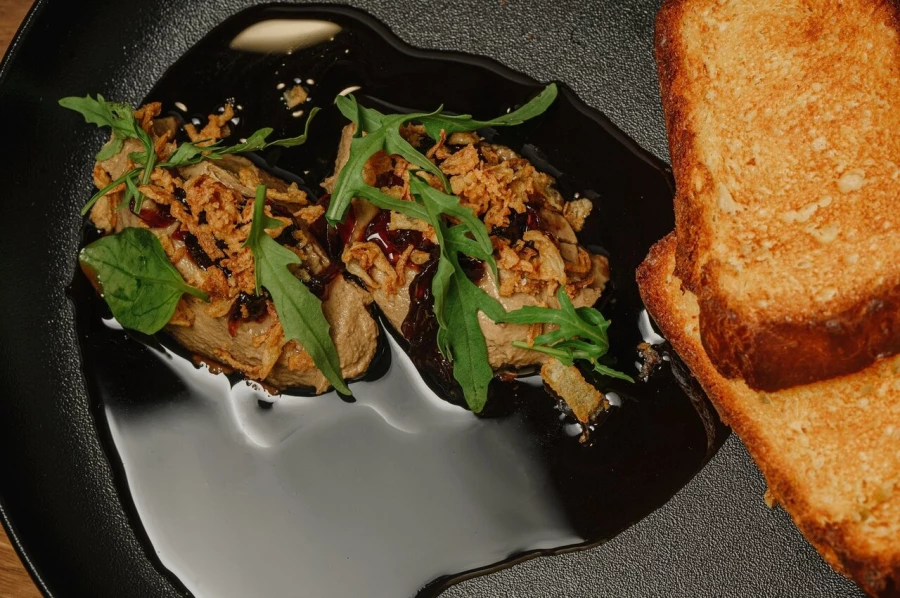 Бриошь с паштетом