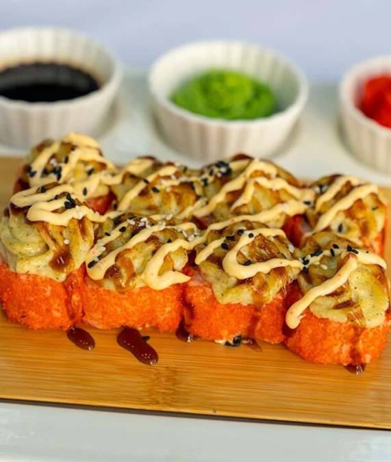 Калифорния запеченная с лососем