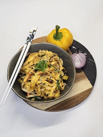 WOK Сырный с лососем