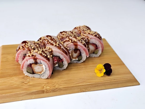 Креветка в опаленном тунце