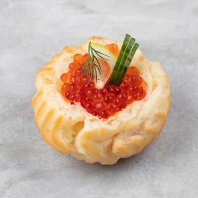 Профитроли с красной икрой