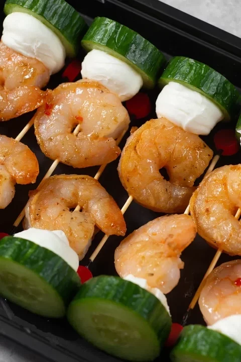Канапе с креветкой 