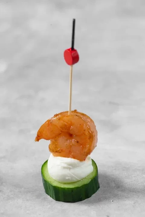 Канапе с креветкой 