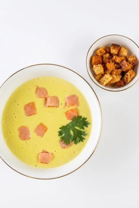 Суп-крем сырно-сливочный с лососем