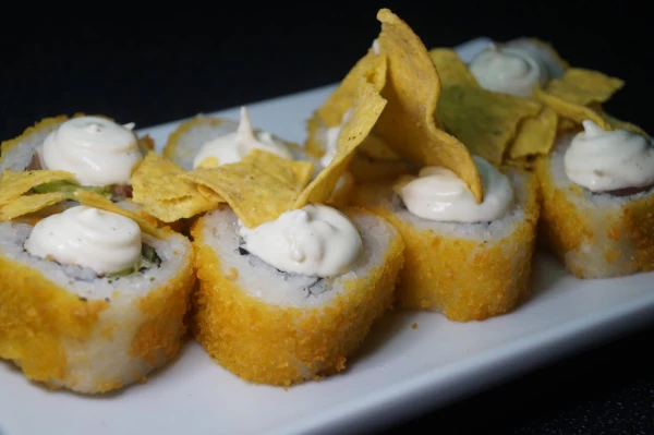 КЕСАРЬ   курица-салат-помидор