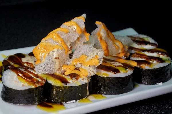 ДЕЛЮКС    угорь - креветка - огурец