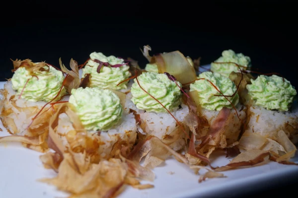 БОНИТО   лосось - тунец - спайси