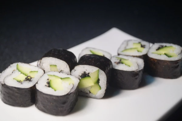 МАКИ РОЛЛ с огурцом