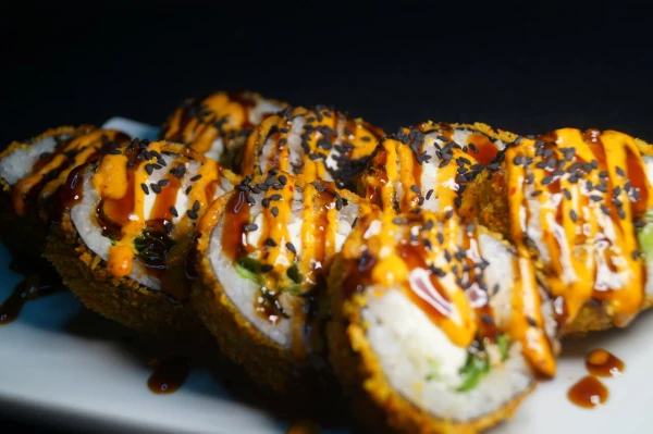 ПРОТЕЖЕ  угрь - сливочный сыр - салат