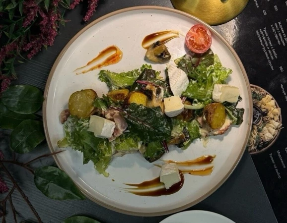 РОКФОР теплый салат с камамбером