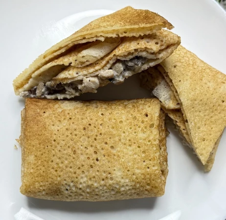 Блины с курицей и жульеном