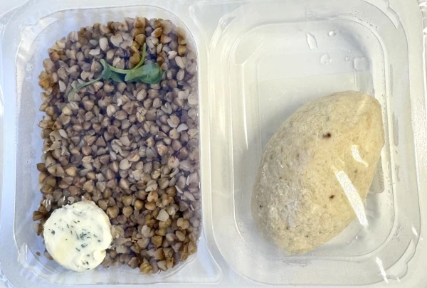 Котлета паровая куриная с гречкой