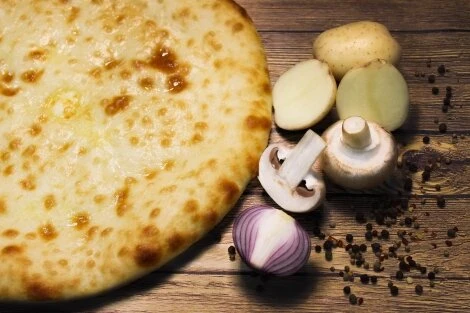 Осетинский пирог с картофелем и грибами